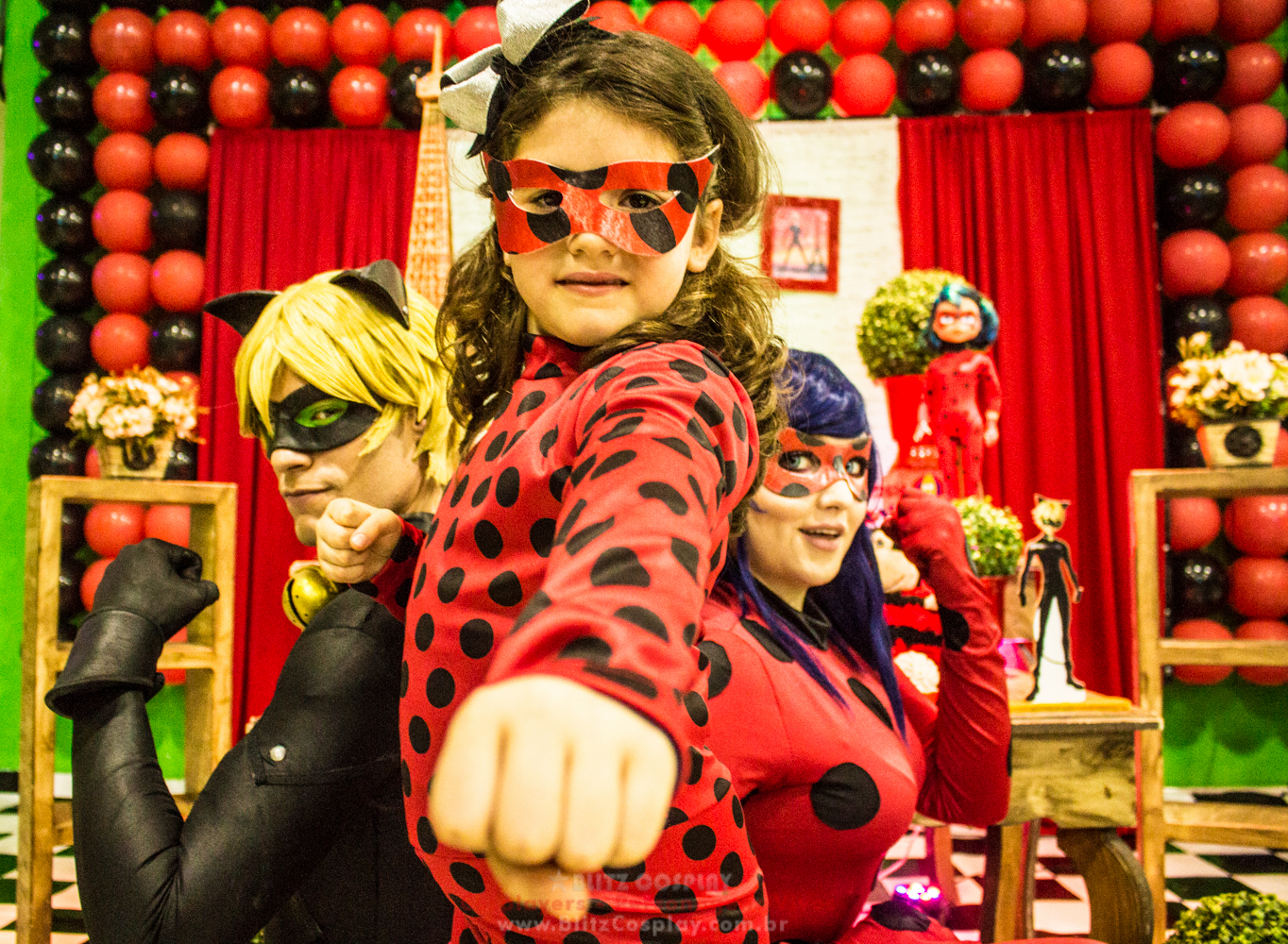 Cat Noir e Lady Bug personagens vivos para festa Itaquera