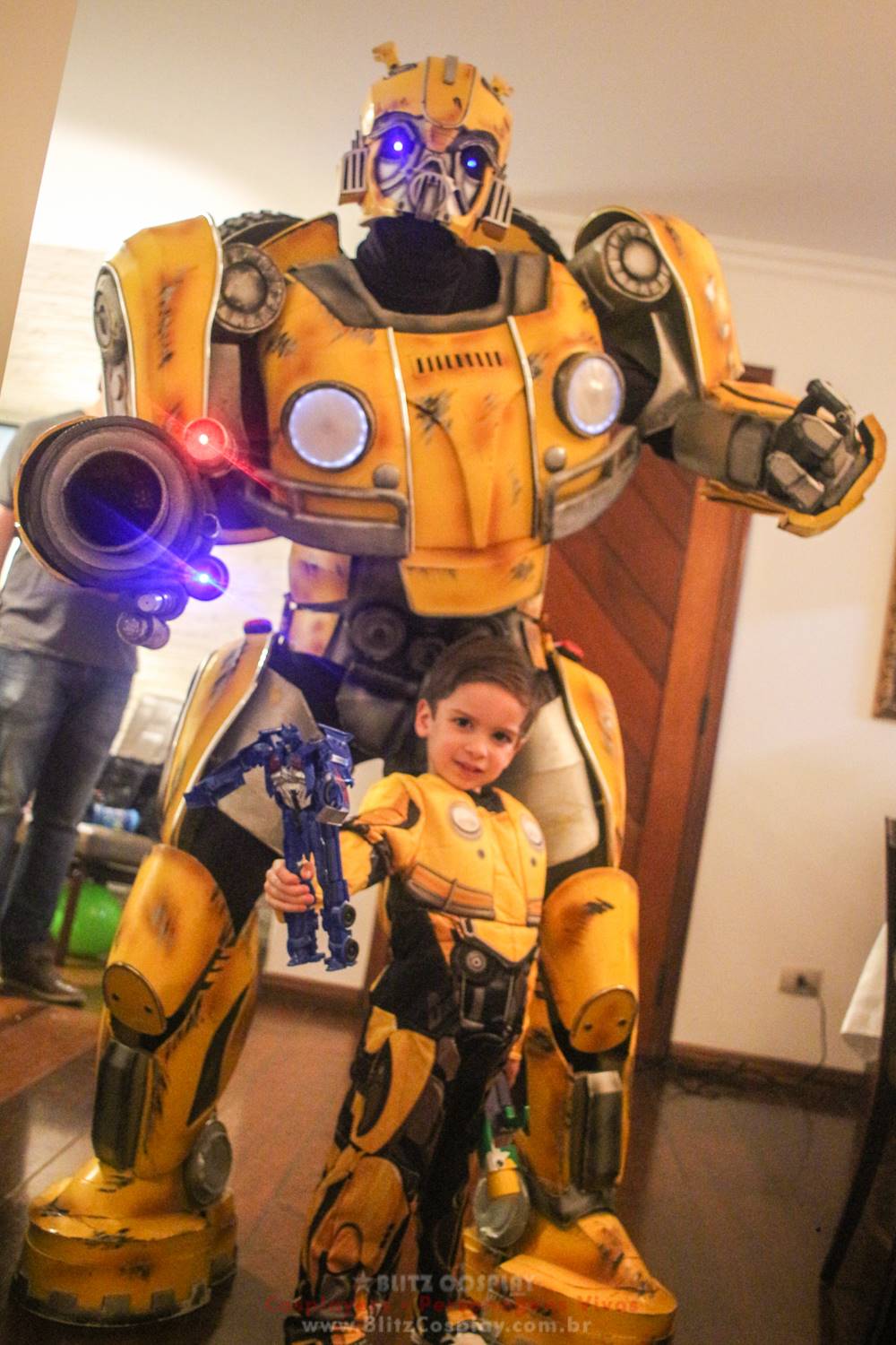 Optimus Prime Personagem Vivo - Blitz Cosplay