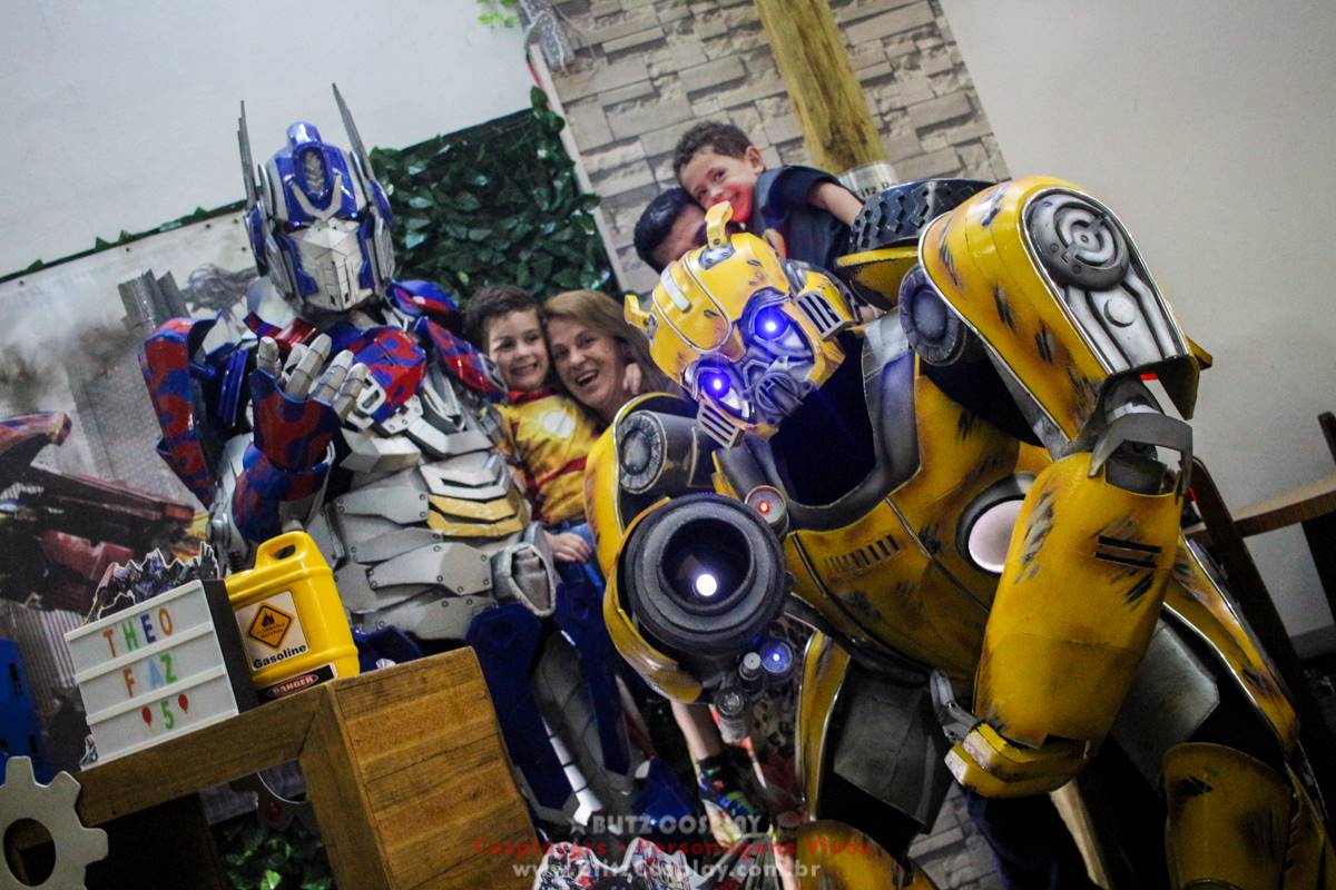 Optimus Prime Personagem Vivo - Blitz Cosplay