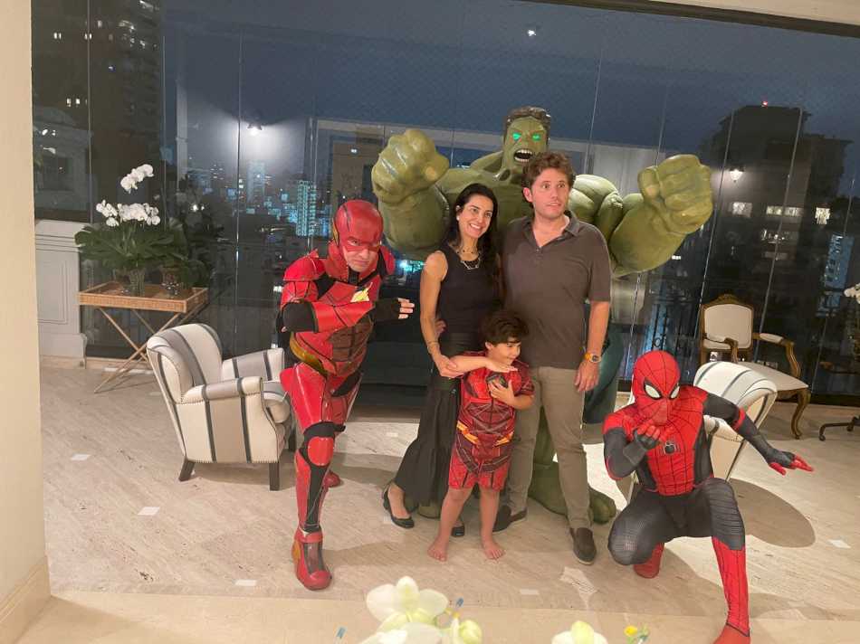 Hulk, Flash e Homem Aranha no aniversario do João