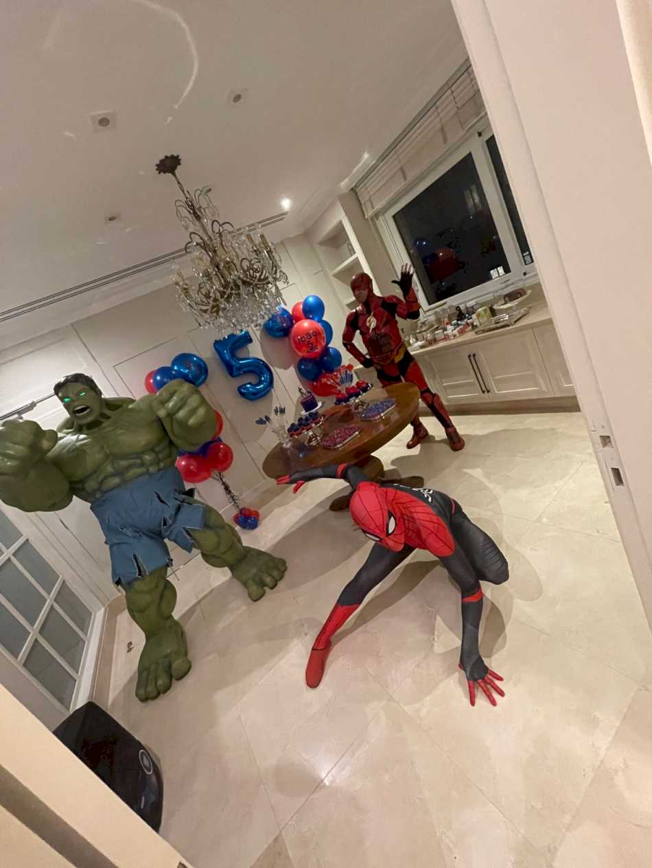 Homem Aranha na festa de 5 anos do João